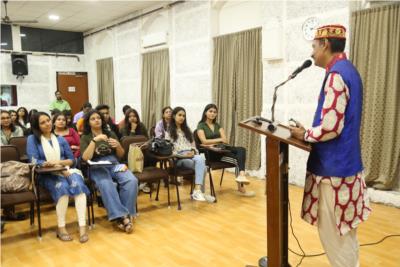 HH Manvendra Singh Gohil spoke with XIC students